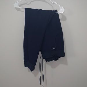 Figs jogger scrub pants in navy